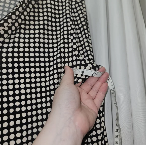 Tahari Black And White Polka Dot Blouse With Twist Detail Around Neckline! - Picture 3 of 4